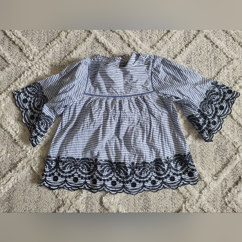 Dex Small blue and white stripe top with contrast stitch